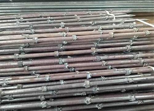 新建隧道钢花管